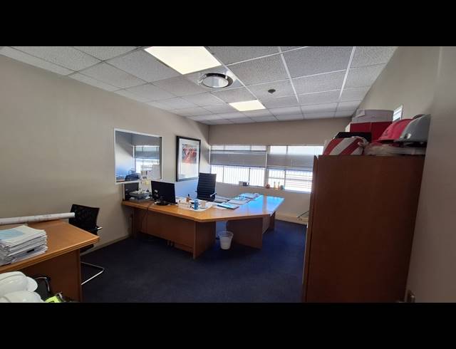 1,038M² WAREHOUSE TO LET IN WYNBERG